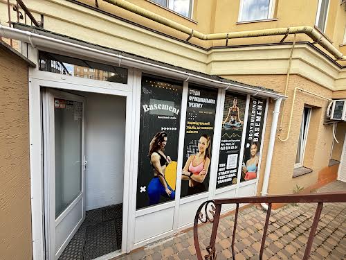 комерційна за адресою Миру вул., 36