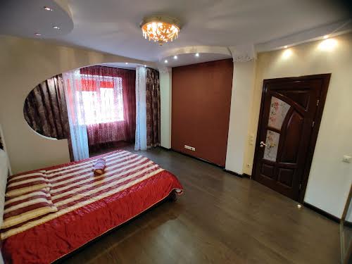 квартира за адресою Героїв Майдану вул. (Театральна), 48