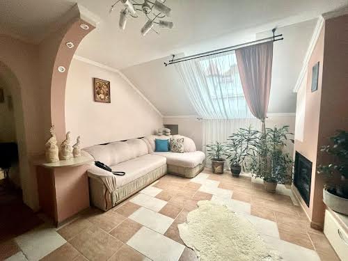 квартира за адресою Коновальця вул., 3