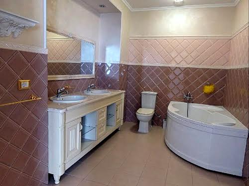 квартира за адресою 10-го Квітня пл., 33б
