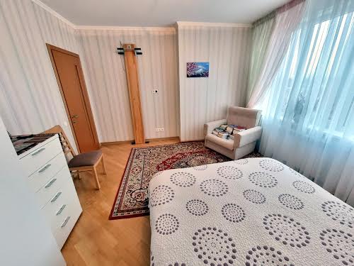 квартира за адресою Осіння вул., 33