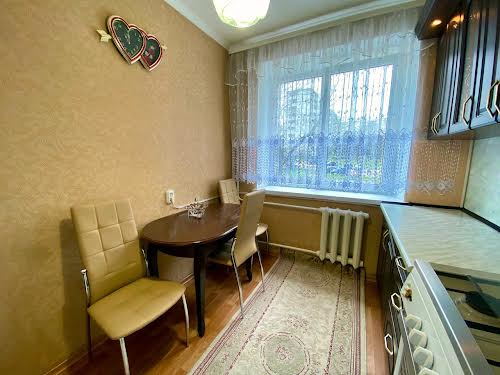 квартира за адресою Зарічанська вул., 38
