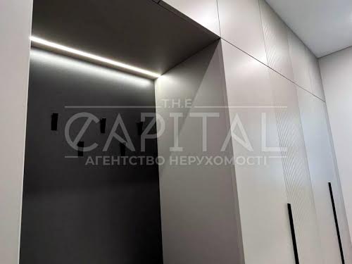 квартира за адресою Київ, Салютна вул., 2б