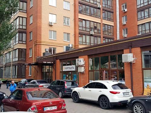 комерційна за адресою Бродська вул., 1-Б