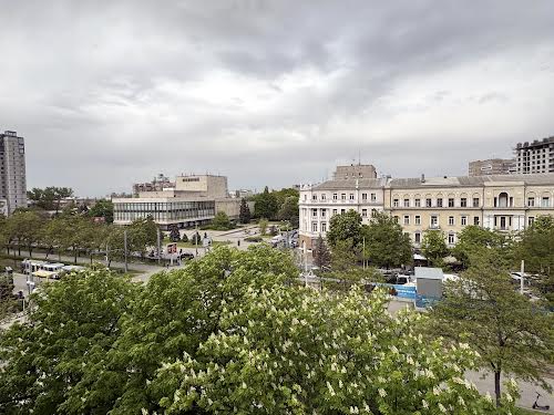 квартира по адресу Яворницкого просп. (Карла Маркса), 83