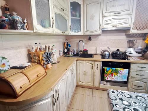 квартира за адресою вул. Прикордонна, 80