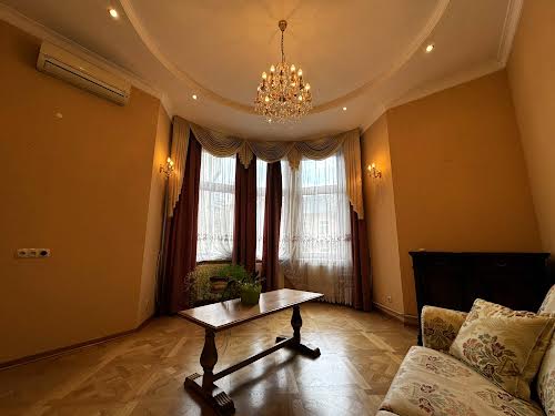 квартира по адресу Новаковского ул., 8
