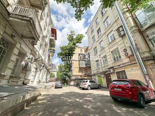 квартира за адресою Антоновича вул. (Горького), 20