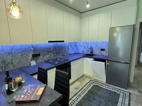 квартира за адресою Залізнична вул., 7