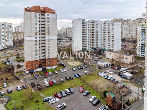 квартира за адресою Анни Ахматової вул., 16-В