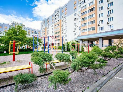 квартира за адресою Сергія Данченка вул., 28-Б