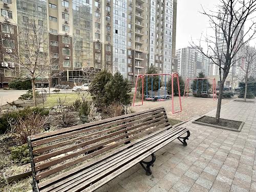 квартира за адресою Євгена Чикаленка вул., 93