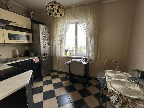 квартира за адресою Ревуцького вул., 11