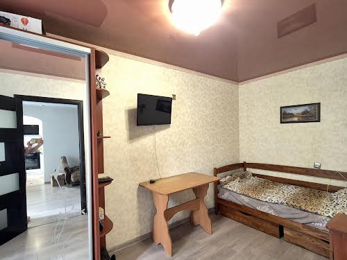 квартира за адресою Демократична вул., 64