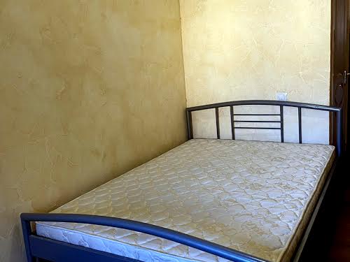 комерційна за адресою Руставелі вул., 31