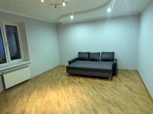 квартира за адресою Тролейбусна вул., 26