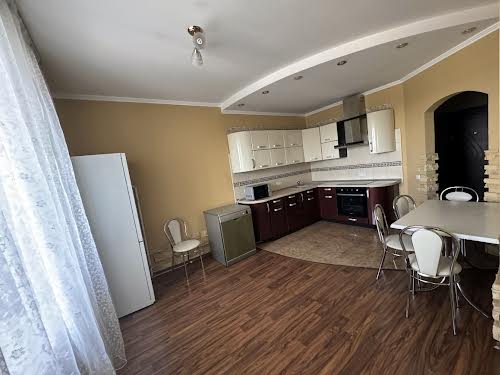 квартира за адресою Анни Ахматової вул., 47
