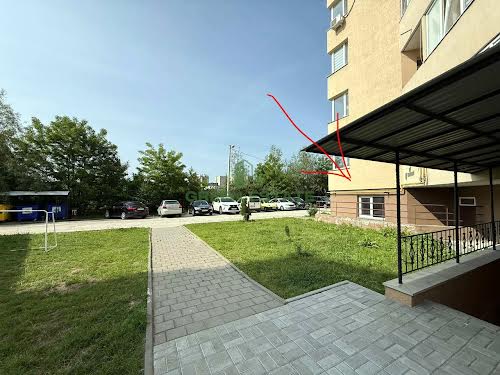 комерційна за адресою Львів, лисинецька, 2а