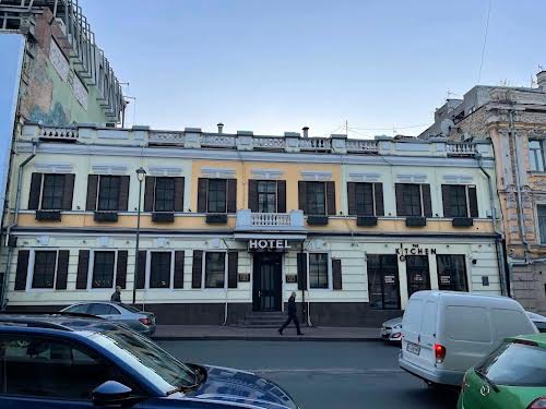 комерційна за адресою Петра Сагайдачного вул., 21