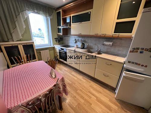 квартира за адресою Дніпровська набережна вул., 13