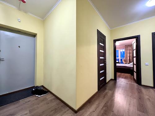 квартира по адресу Ревуцкого ул., 40г