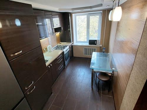 квартира за адресою Космонавтів вул., 68а