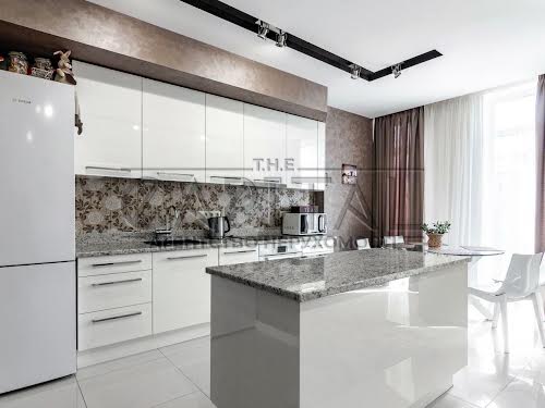 квартира за адресою Регенераторна вул., 4