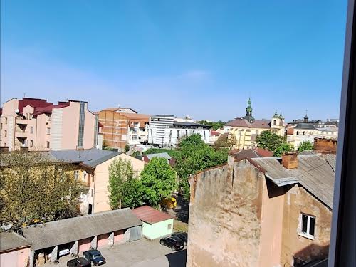 квартира по адресу Л.Гузара, 15 а