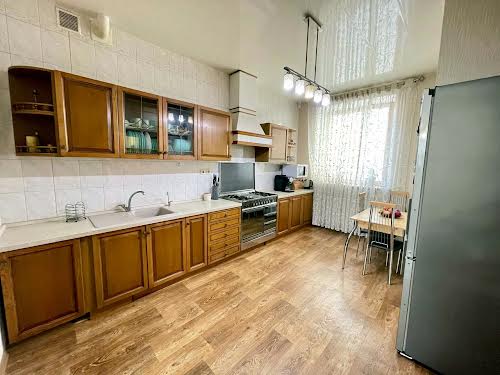 будинок за адресою Володимира Моссаковського вул. (Клари Цеткін), 30А