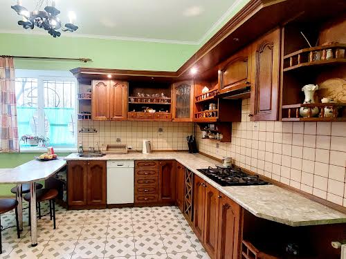 будинок за адресою Шкільна вул., 9