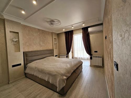 квартира за адресою Співдружності вул., 1