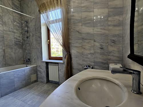 квартира за адресою Михайла Бойчука вул. (Кіквідзе), 3