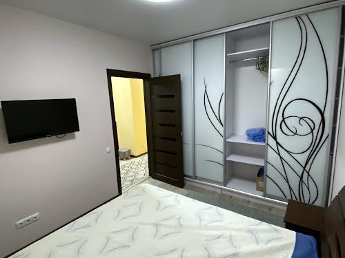 квартира за адресою Героїв Крут вул., 4