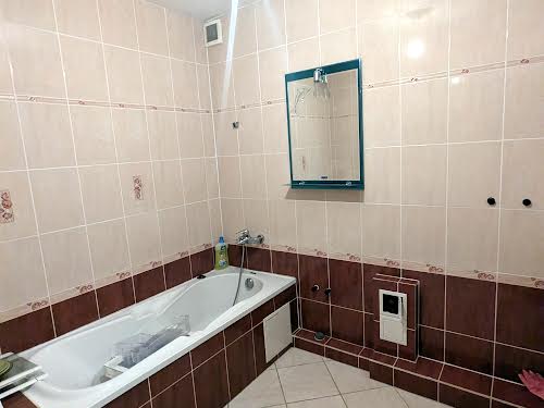 квартира за адресою Тролейбусна вул., 26