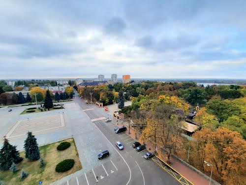 квартира по адресу площа Перемоги, 1