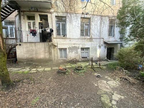 квартира за адресою Михайла Старицького вул., 4