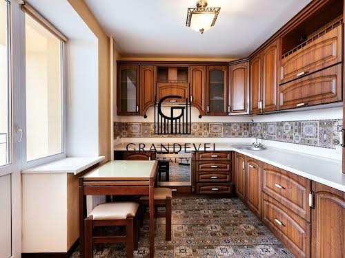 квартира за адресою Лобановського, 28