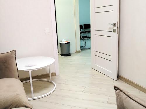 комерційна за адресою Генуезька вул., 3В
