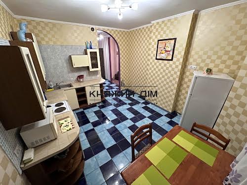 квартира по адресу Александра Мишуги ул., 2