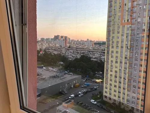 квартира за адресою Київ, Сім'ї Кульженків вул. (Петра Дегтяренка), 33