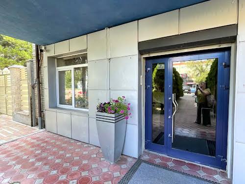 комерційна за адресою Львів, Польова вул., 57