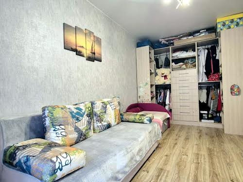 квартира за адресою Свято-Покровська вул. (Леніна), 73б