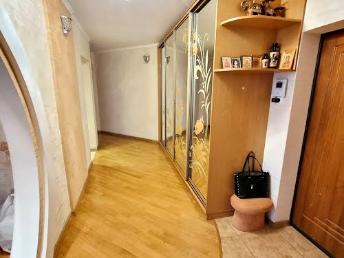 квартира за адресою Осіння вул., 33