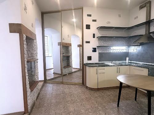 квартира по адресу Братская ул., 5