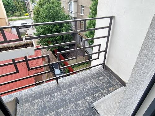 квартира за адресою Залізнична вул., 5