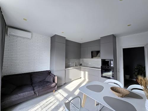 квартира за адресою Метрологічна вул., 15