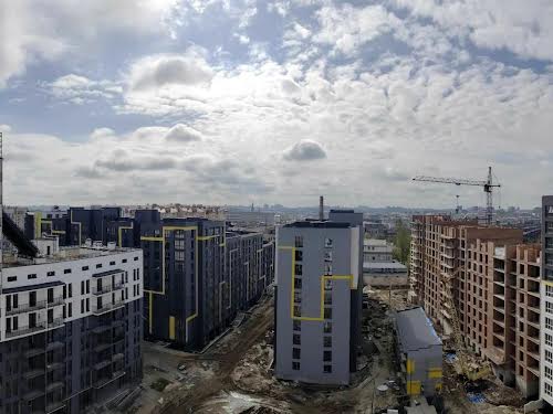квартира за адресою Залізнична вул., 8