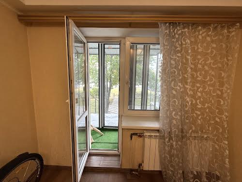 комерційна за адресою Оболонський просп., 10