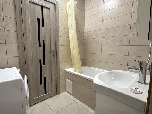 квартира за адресою Машинобудівників вул., 31
