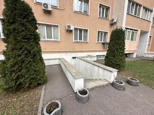комерційна за адресою Горького, 5 В